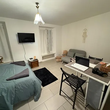 Appartement- Avec Terrasse Apartmán Gagny
