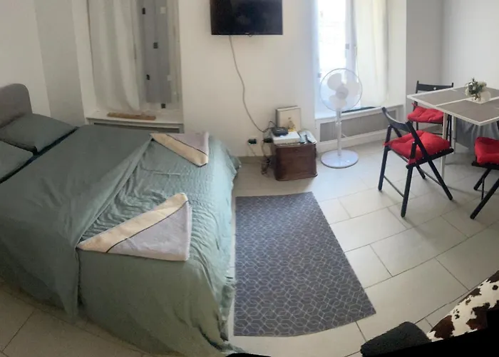Appartement- Avec Terrasse *